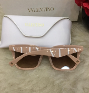 KÍNH VALENTINO