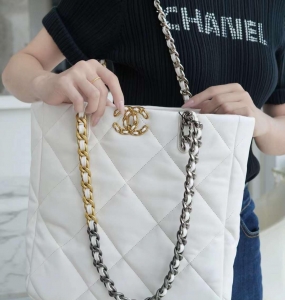 TÚI XÁCH CHANEL 19 BAG TOTE