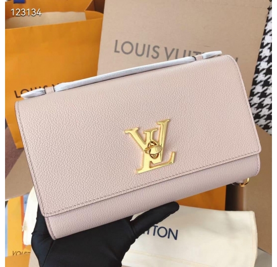 TÚI XÁCH LV LOCKME CLUTCH