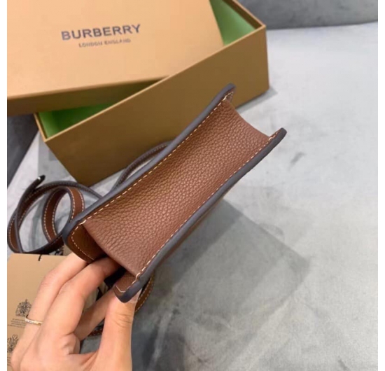 Túi Burberry  Nữ  No.7