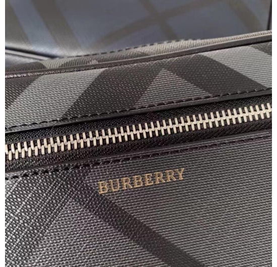  TÚI XÁCH BURBERRY NAM NO.3