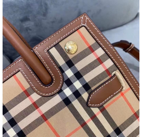 Túi Burberry Nữ No.22