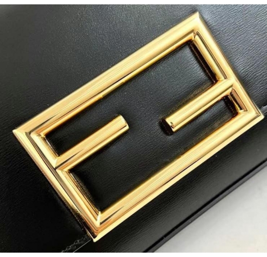 TÚI XÁCH FENDI BAGUETTE NO.2