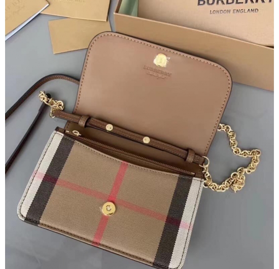 Túi Burberry Nữ No.21