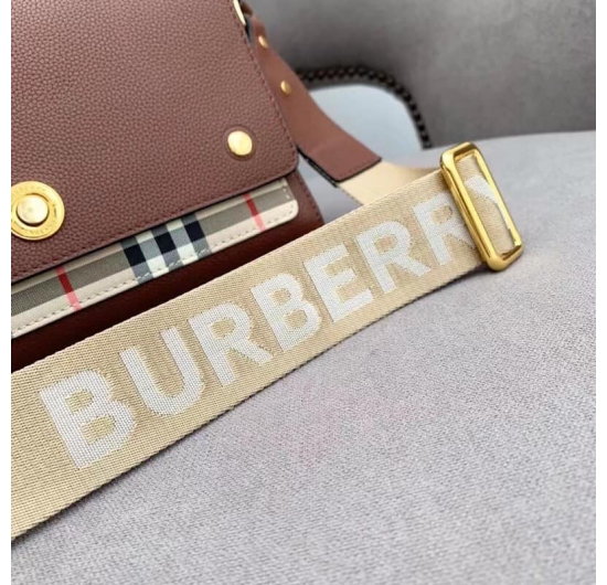 Túi Burberry Nữ No.10