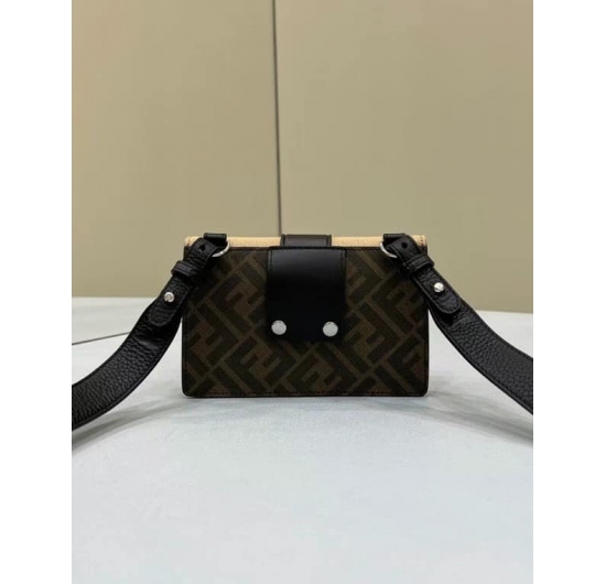  TÚI XÁCH FENDI BAGUETTE NO.13