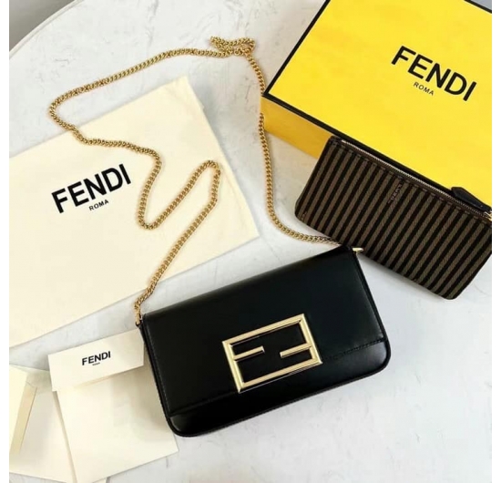 TÚI XÁCH FENDI BAGUETTE NO.2