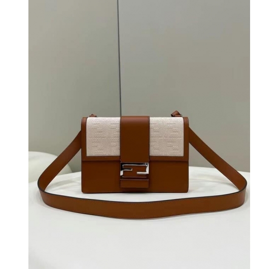 TÚI XÁCH FENDI BAGUETTE NO.12