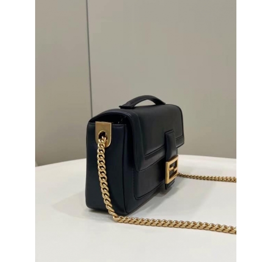 TÚI XÁCH FENDI BAGUETTE