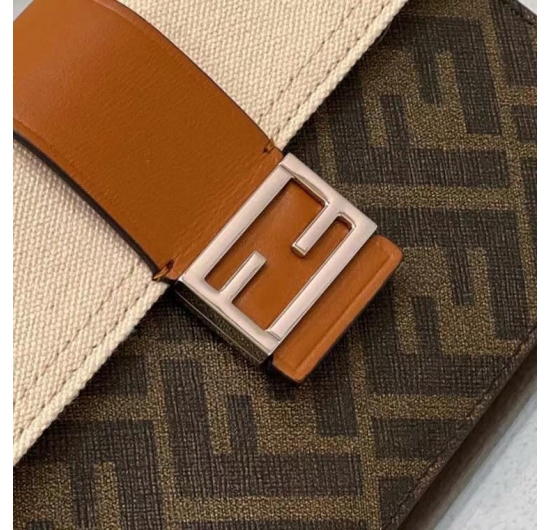  TÚI XÁCH FENDI BAGUETTE NO.13