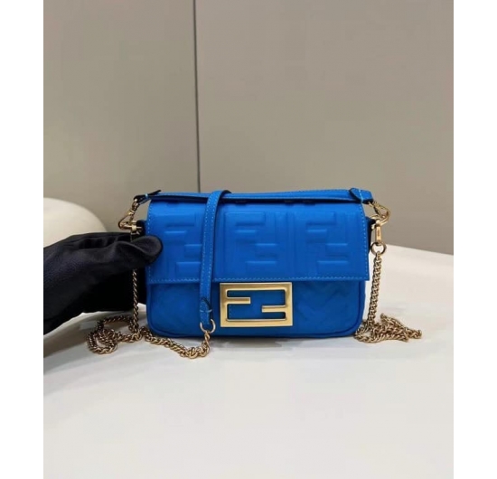  TÚI XÁCH FENDI BAGUETTE NO.4