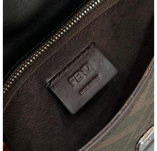  TÚI XÁCH FENDI BAGUETTE NO.13