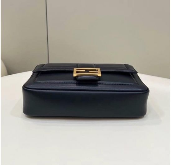 TÚI XÁCH FENDI BAGUETTE