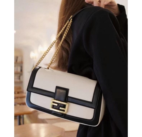 TÚI XÁCH FENDI BAGUETTE