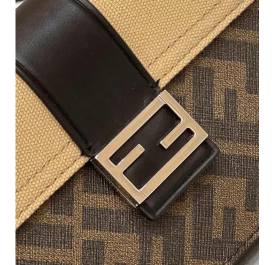  TÚI XÁCH FENDI BAGUETTE NO.13