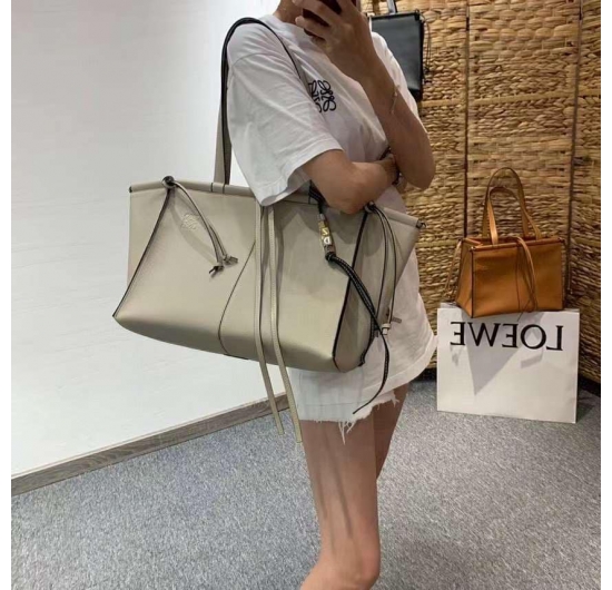 TÚI XÁCH LOEWE CUSHION TOTE-Y100