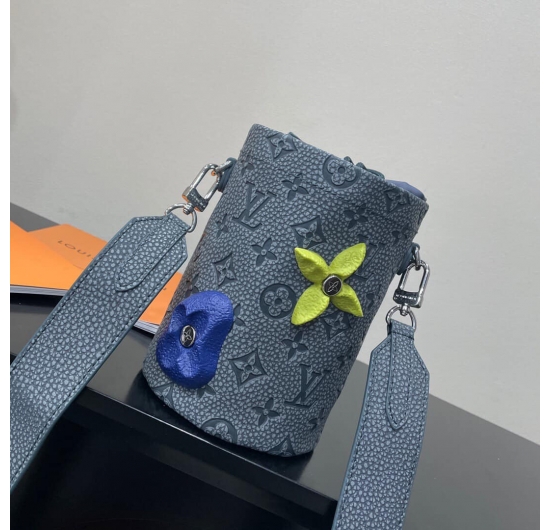 TÚI XÁCH LV NAM CHALK POUCH