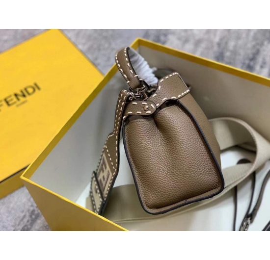 TÚI XÁCH FENDI PEEKABOO - F280