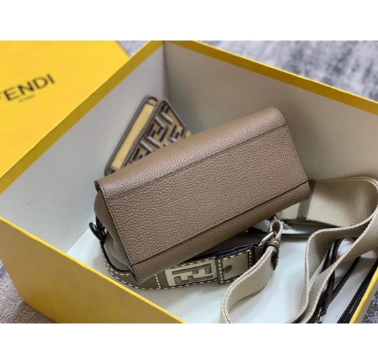 TÚI XÁCH FENDI PEEKABOO - F280