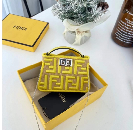 TÚI XÁCH FENDI PEEKABOO - F280