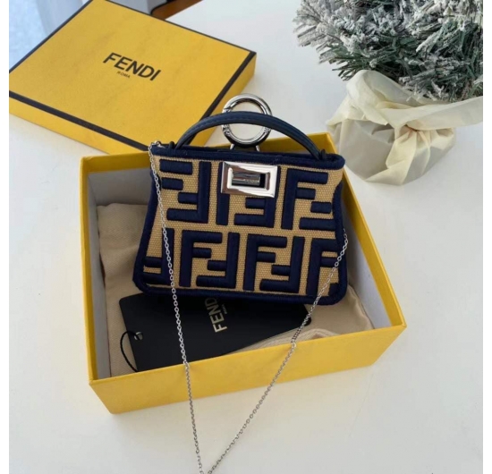 TÚI XÁCH FENDI PEEKABOO - F280