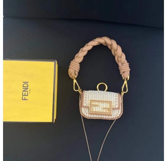 TÚI XÁCH FENDI BAGUETTE-F280