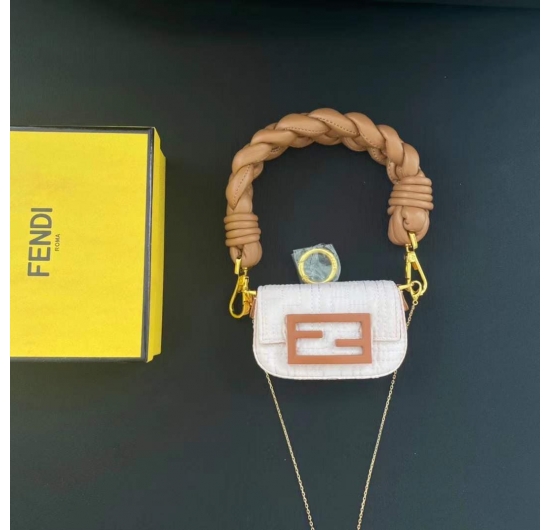 TÚI XÁCH FENDI BAGUETTE-F280