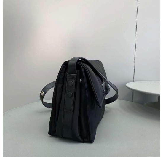 TÚI XÁCH PRADA HOBO