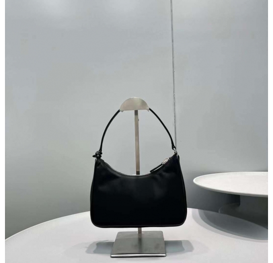 TÚI XÁCH PRADA HOBO NO.3