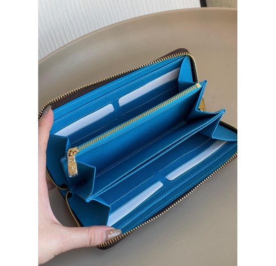 VÍ LV ZIPPY ORGANIZER