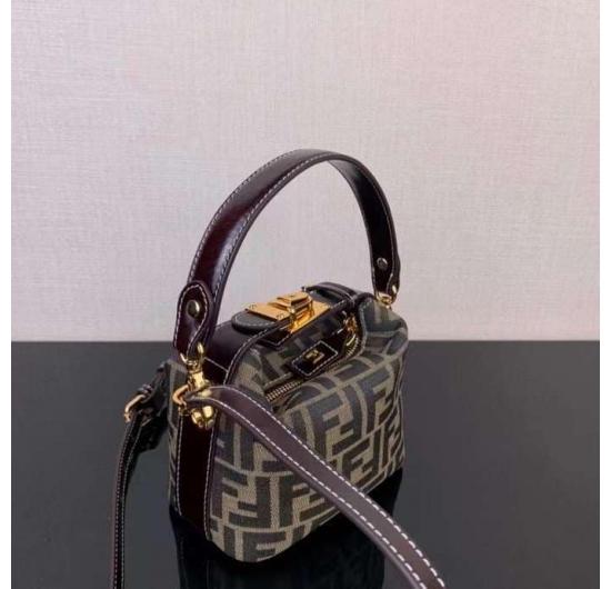 TÚI XÁCH FENDI 2023 NO.16